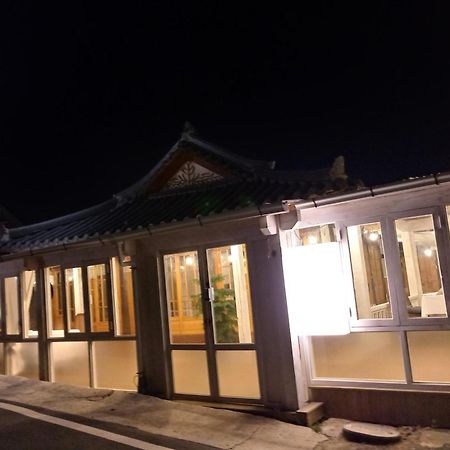 Hundred Years Hanok Мокпо Екстериор снимка